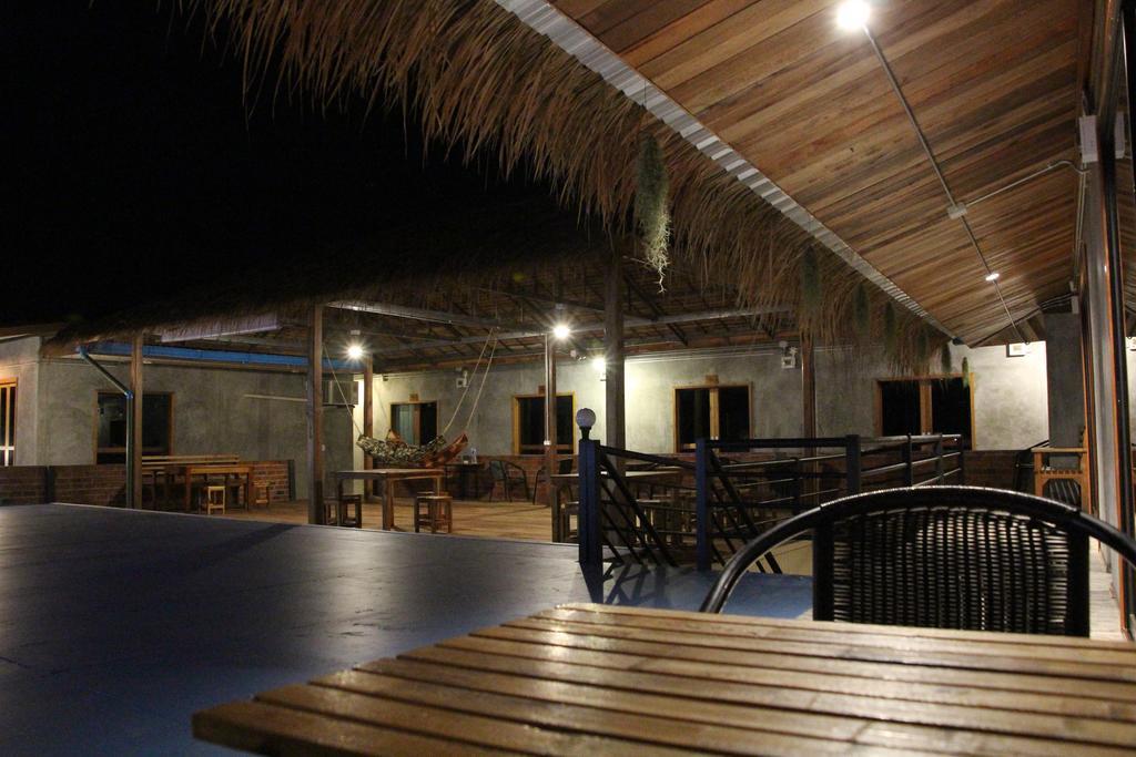 The Noi Guest House & Restaurant Koh Lipe Exterior foto