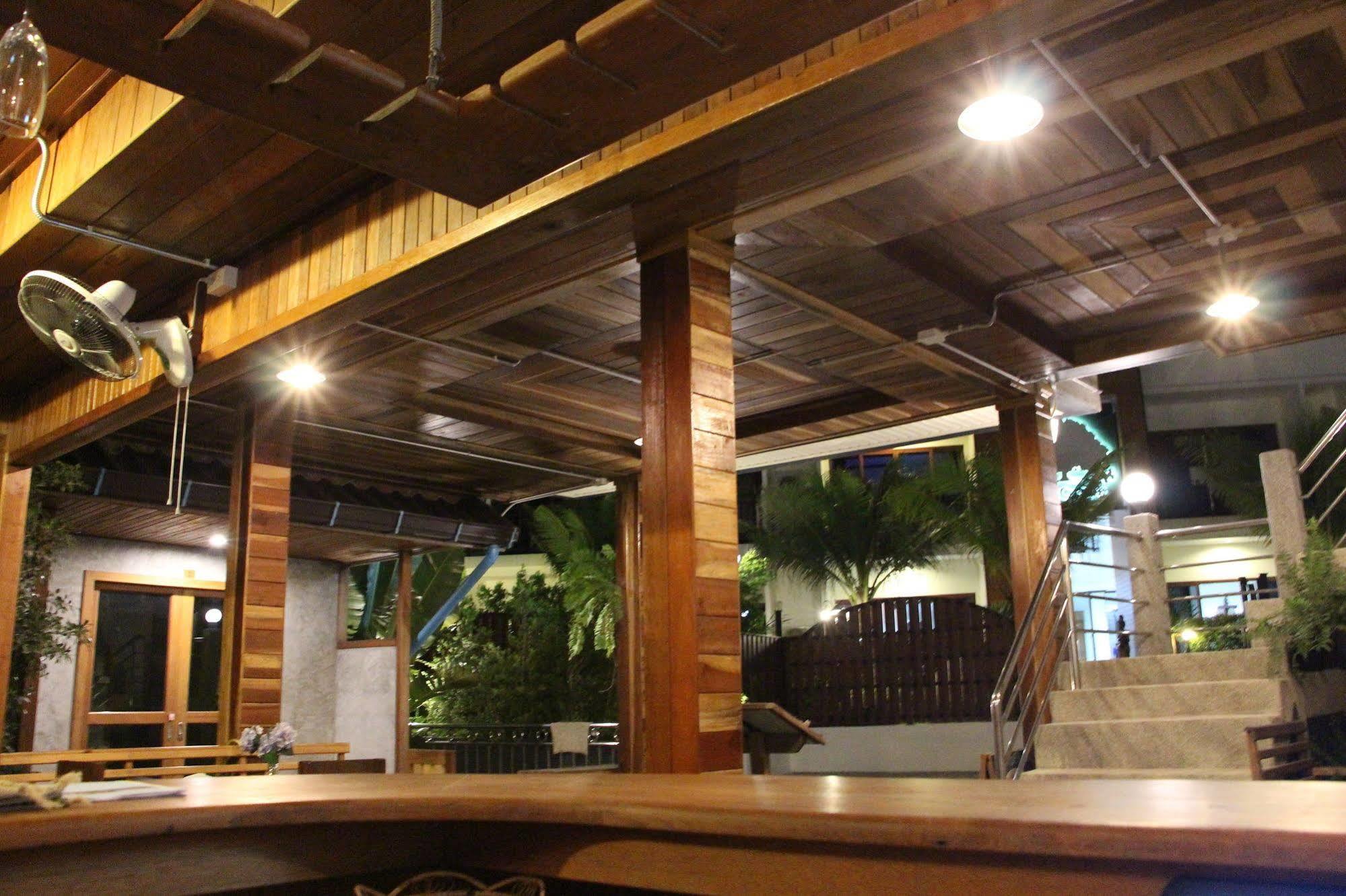 The Noi Guest House & Restaurant Koh Lipe Exterior foto